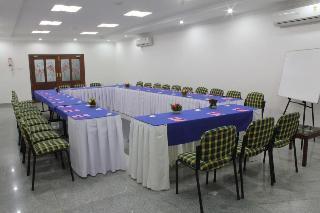 Hotel Emerald Park Ченай Екстериор снимка